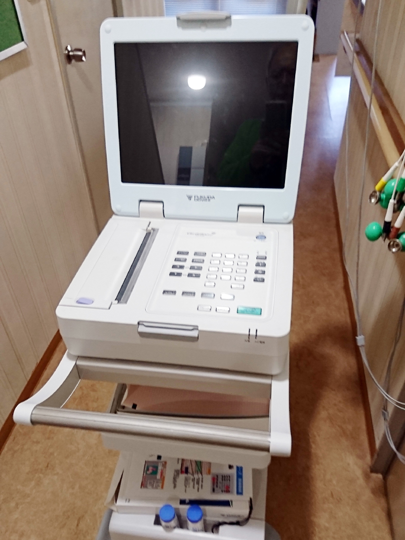 24時間心電図解析機付き心電計